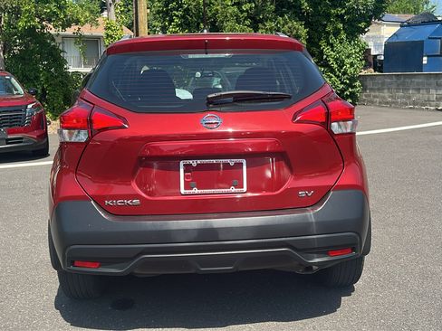 Used 2018 Nissan Kicks SV FWD image 5