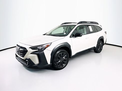 Used 2025 Subaru Outback Onyx Edition AWD/4WD image 3