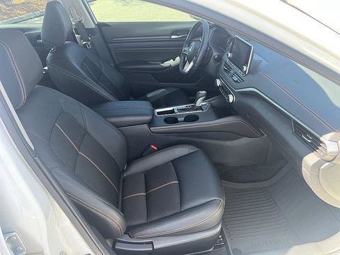 Certified 2021 Nissan Altima 2.5 SR w/ SR Premium Package image 17