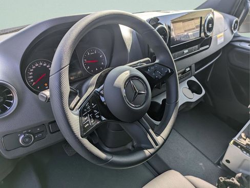 New 2025 Mercedes-Benz Sprinter 2500 image 4