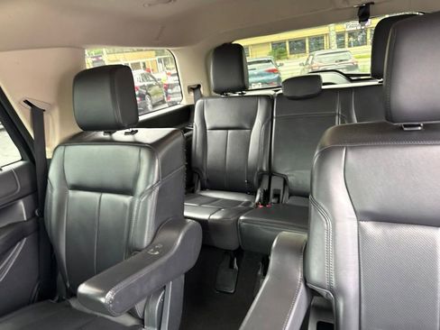 Used 2024 Ford Expedition XLT RWD image 14