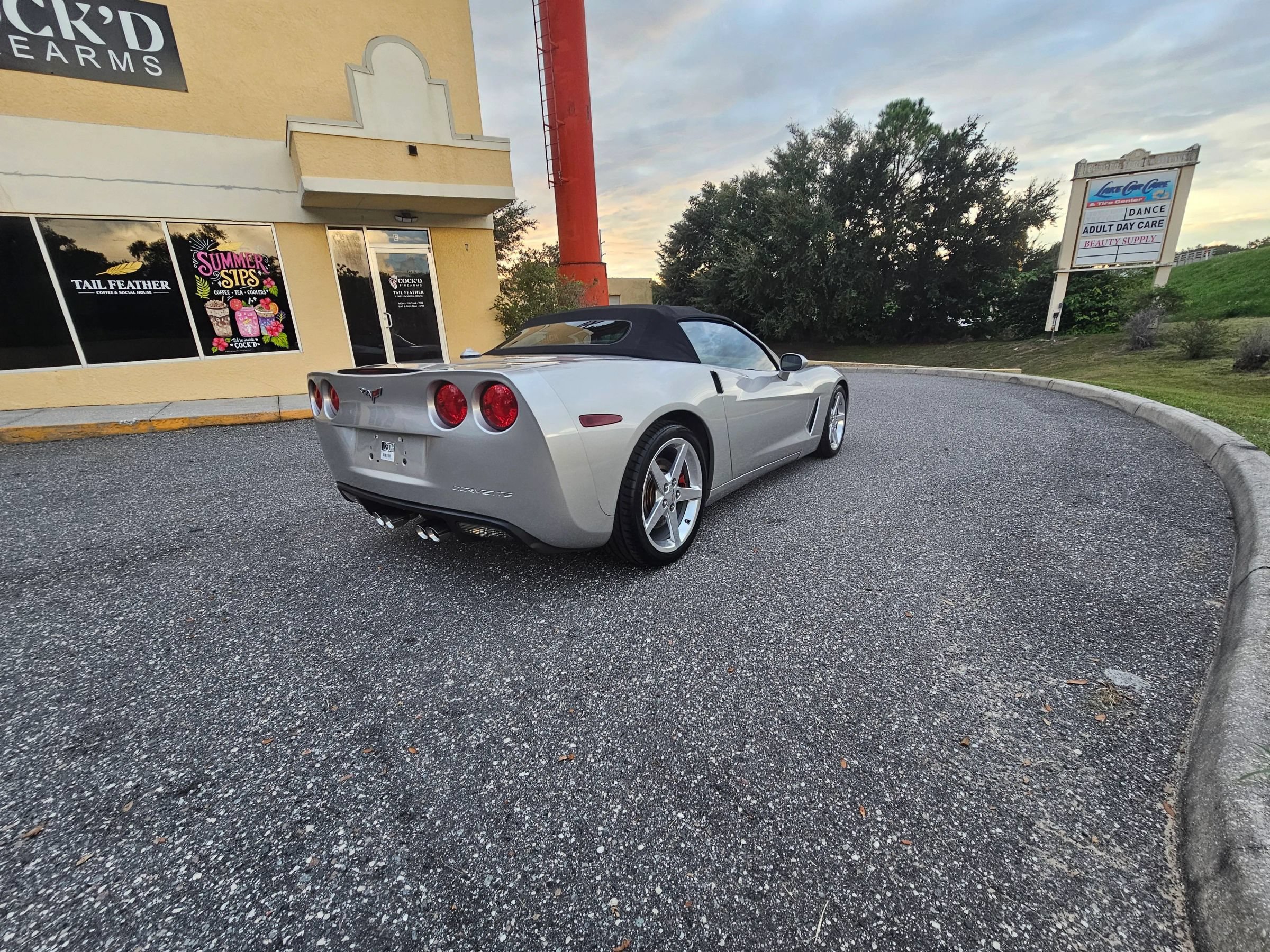 Used 2005 Chevrolet Corvette Convertible w/ Preferred Equipment Group RWD image 6