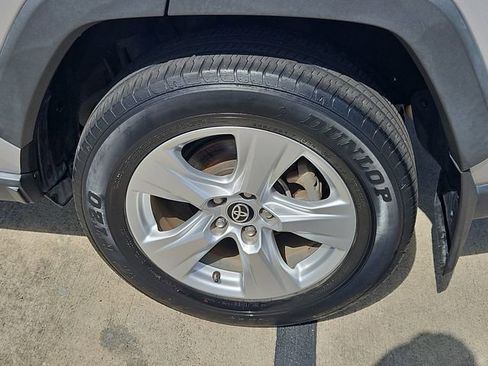 Used 2021 Toyota RAV4 XLE FWD image 8