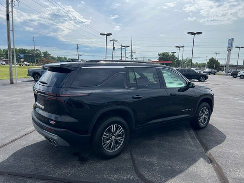 Used 2025 Chevrolet Traverse LT FWD image 31