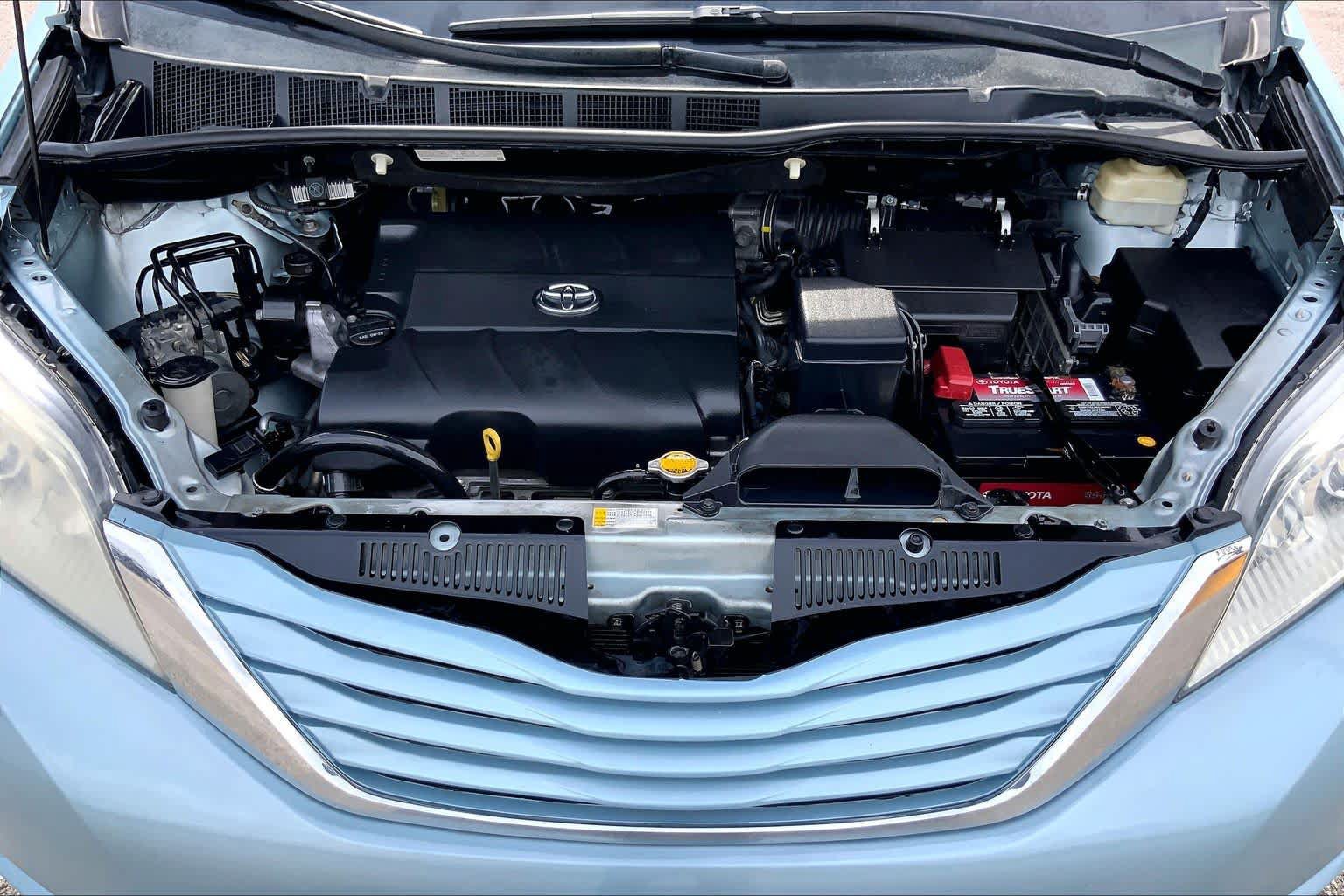 Used 2015 Toyota Sienna LE FWD image 30