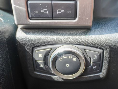 Used 2015 Ford F150 Platinum w/ Equipment Group 701A Luxury image 36