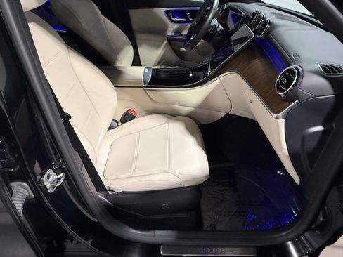 Used 2024 Mercedes-Benz GLC 300 4MATIC image 31