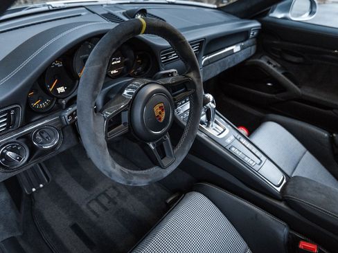 Used 2018 Porsche 911 GT2 RS image 15