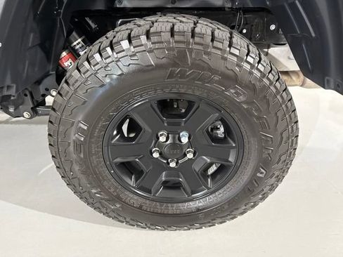 Used 2023 Jeep Gladiator Mojave w/ LED Lighting Group AWD/4WD image 6