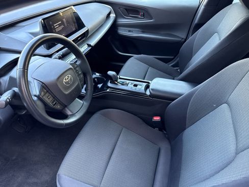 Used 2024 Toyota Prius LE FWD image 11