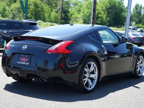 Used 2011 Nissan 370Z Touring w/ Sport Pkg RWD image 5