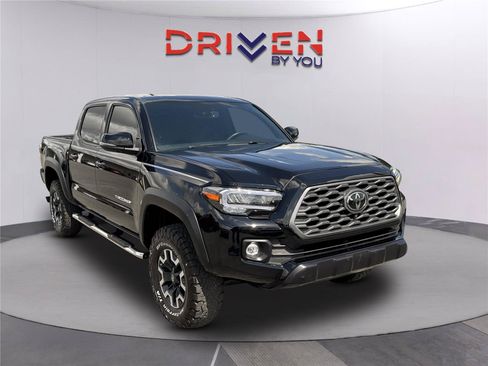 Used 2023 Toyota Tacoma TRD Off-Road w/ Advanced Technology Package AWD/4WD image 2