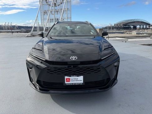 Used 2025 Toyota Crown Signia image 4