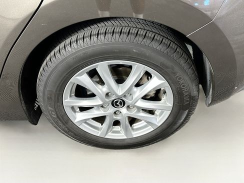 Used 2015 MAZDA MAZDA3 i Touring FWD image 11