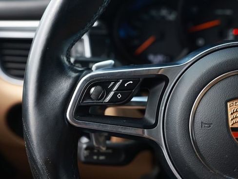 Used 2017 Porsche Macan image 30