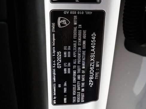 Used 2025 Lamborghini Urus SE image 27