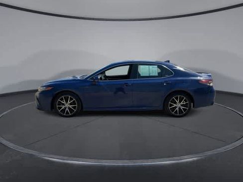 Used 2024 Toyota Camry SE image 5