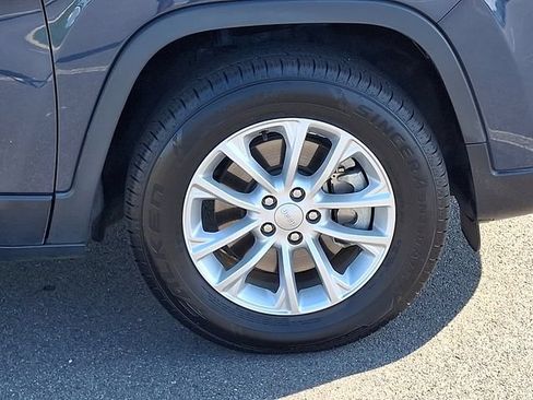 Used 2020 Jeep Cherokee Latitude AWD/4WD image 28