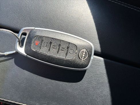 Used 2025 Nissan Rogue SV image 27