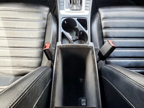 Used 2013 Volkswagen CC Sport image 17