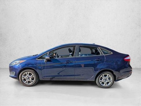 Used 2016 Ford Fiesta SE image 2
