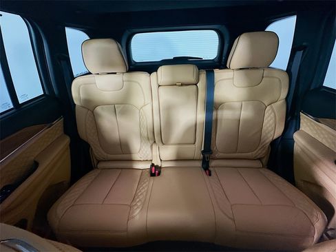 New 2025 Jeep Grand Cherokee Summit image 10