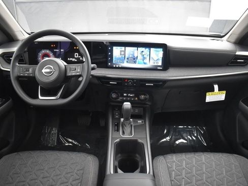 New 2026 Nissan Kicks SV image 9