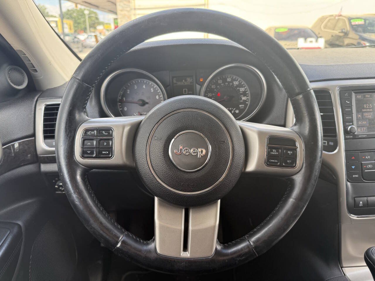 Used 2013 Jeep Grand Cherokee Laredo AWD/4WD image 15