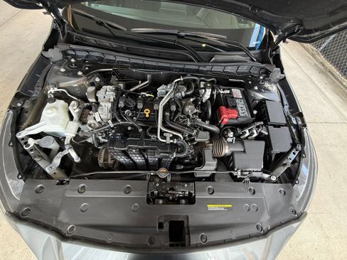 Used 2025 Nissan Altima 2.5 SV FWD image 32