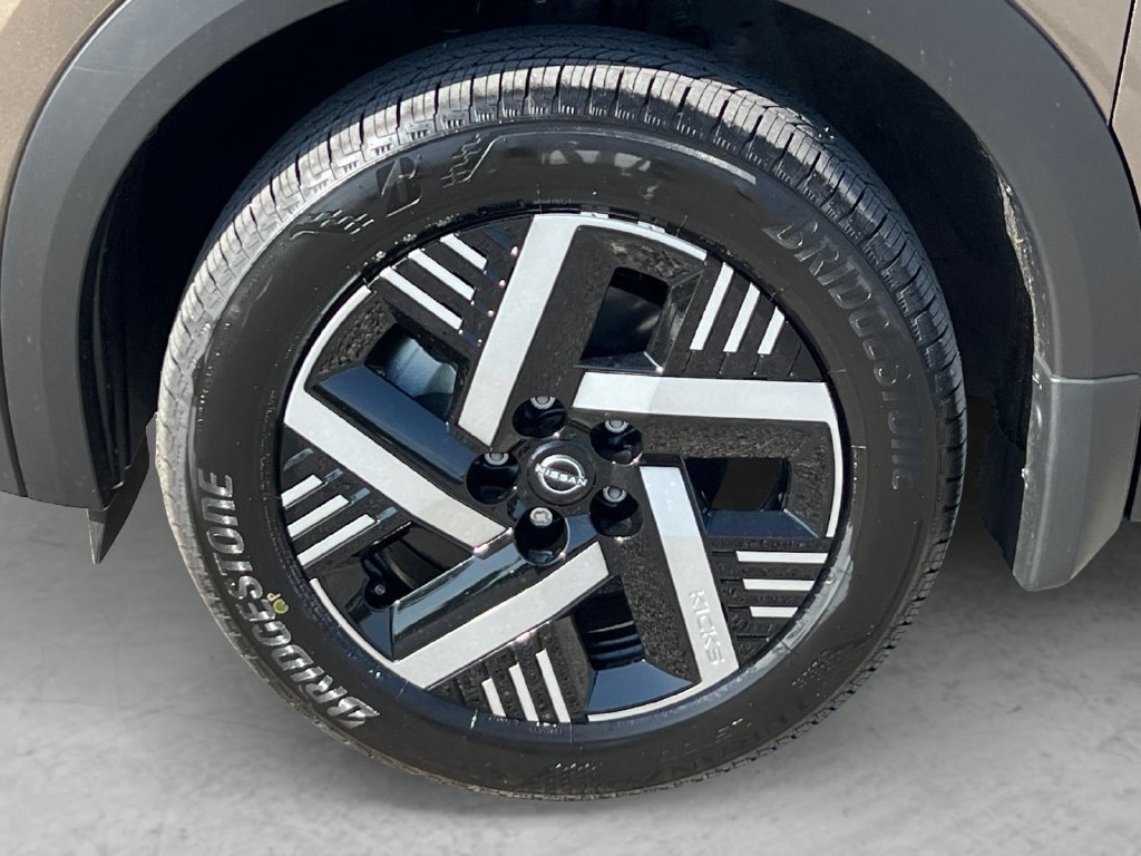 New 2026 Nissan Kicks SV w/ Cold Weather Package FWD image 24