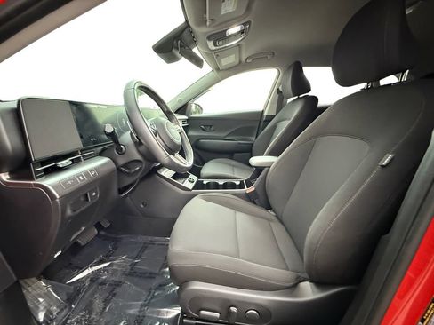 Used 2024 Hyundai Kona SEL w/ Convenience Package FWD image 9