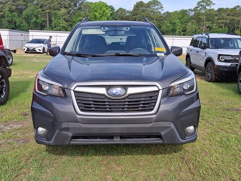Used 2021 Subaru Forester Premium AWD/4WD image 2
