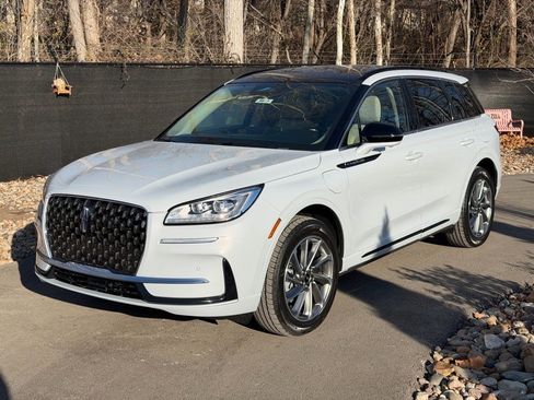 New 2026 Lincoln Corsair Grand Touring image 1