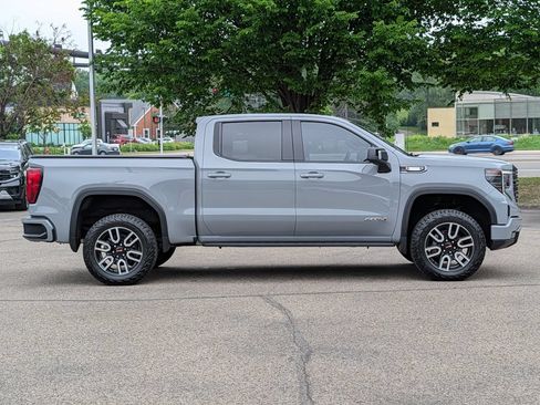 Used 2024 GMC Sierra 1500 AT4 w/ Technology Package AWD/4WD image 14