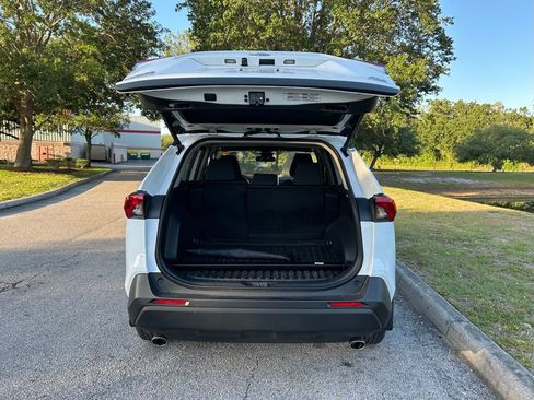 Used 2024 Toyota RAV4 XLE w/ Convenience Package FWD image 10