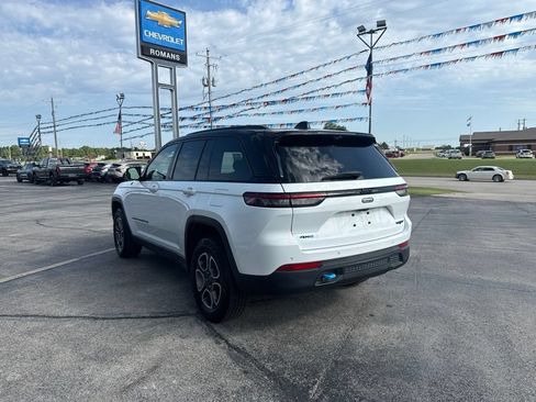 Used 2024 Jeep Grand Cherokee Trailhawk w/ Advanced Protech Group II AWD/4WD image 7