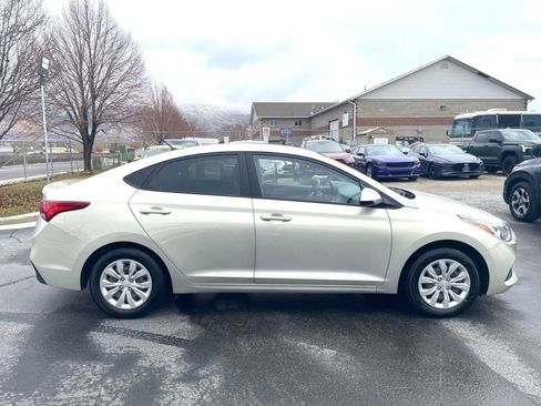 Used 2020 Hyundai Accent SE image 3