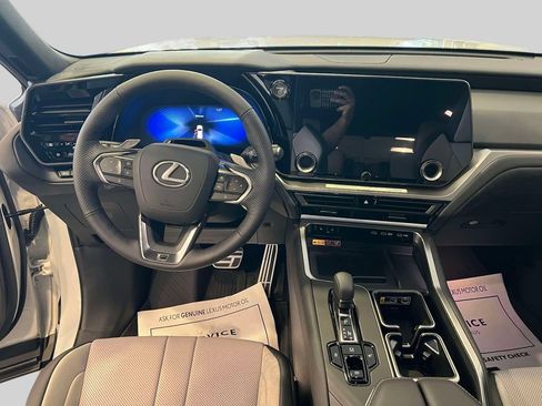 New 2026 Lexus TX 500h AWD image 13