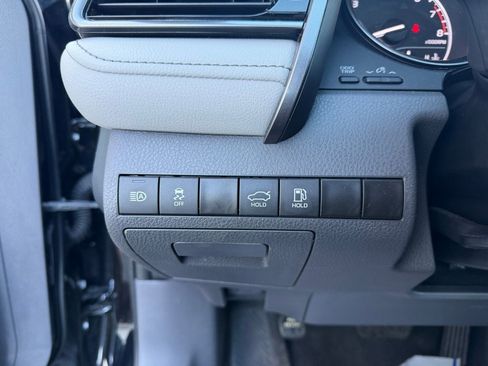 Used 2024 Toyota Camry SE image 19