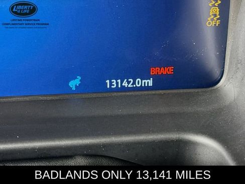 Used 2025 Ford Bronco Badlands image 12