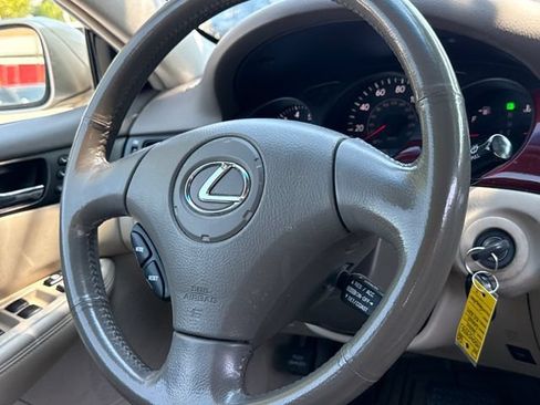 Used 2004 Lexus ES 330 FWD image 12