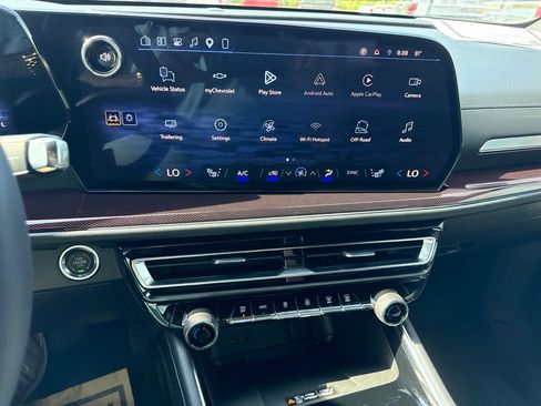 Used 2026 Chevrolet Traverse Z71 w/ Driver Confidence Package AWD/4WD image 11