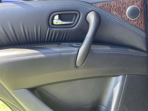 Used 2020 Nissan Armada SL w/ Premium Package image 10