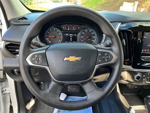 Used 2020 Chevrolet Traverse LS image 11