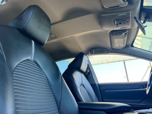 Used 2020 Toyota Camry SE w/ Carpet Mat Package FWD image 17
