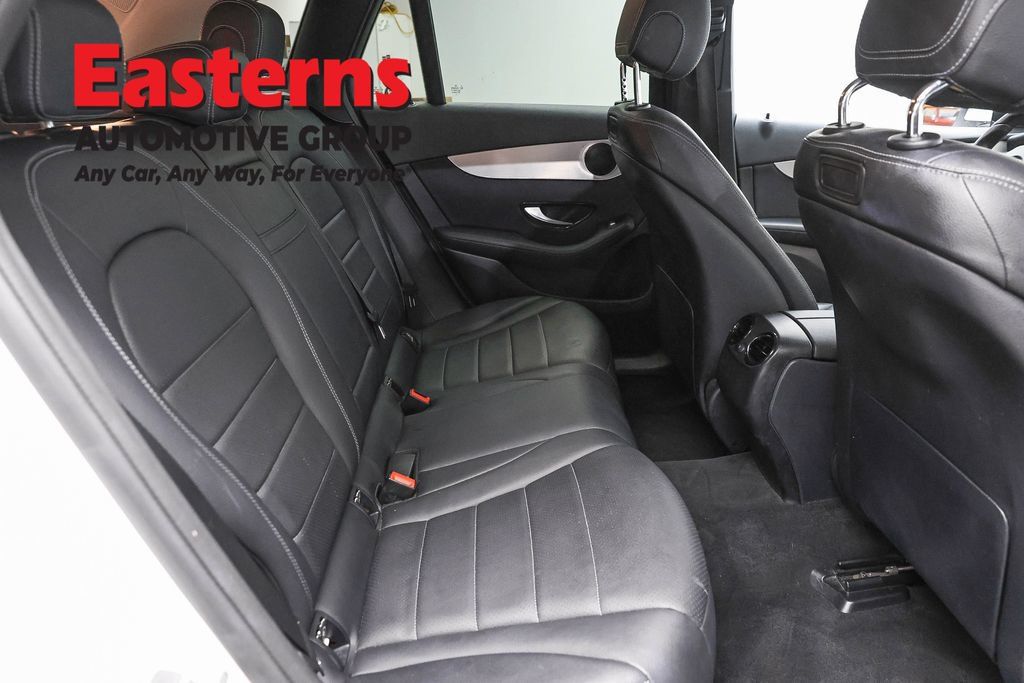 Used 2019 Mercedes-Benz GLC 300 4MATIC w/ Premium Package image 24