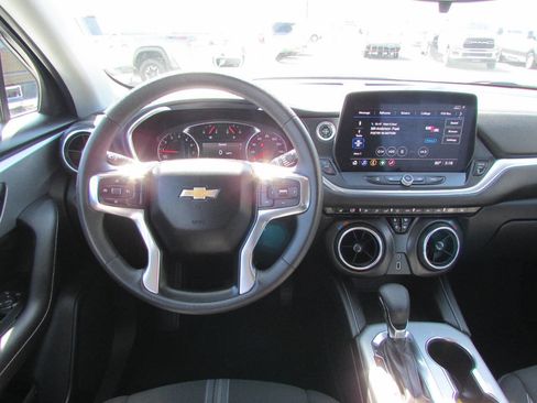 Used 2025 Chevrolet Blazer LT FWD image 21
