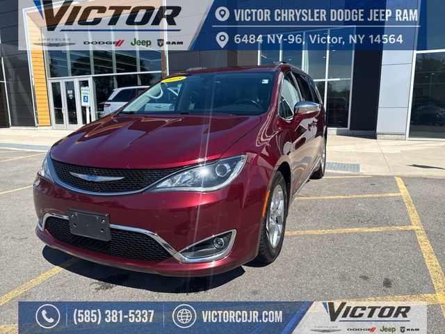 Used 2018 Chrysler Pacifica Limited FWD image 1