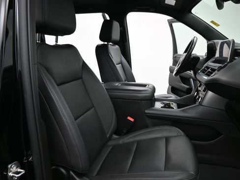 Used 2022 Chevrolet Suburban LT w/ Luxury Package image 26