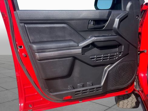 Used 2025 Toyota Tacoma SR5 AWD/4WD image 22